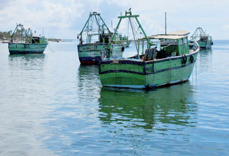 இலங்கை கடற்படையால் ராமேசுவரம் மீனவர்கள் 7 பேர் சிறைபிடிப்பு