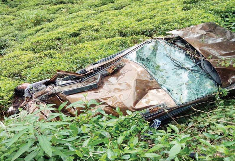 பள்ளியில் படிக்கும் மகளை பார்க்க வந்த போது 50 அடி பள்ளத்தில்  கார் கவிழ்ந்து பெண் சாவு