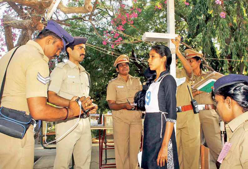 பாளையங்கோட்டையில் பெண் போலீஸ் பணிக்கான உடல் திறன் தேர்வு