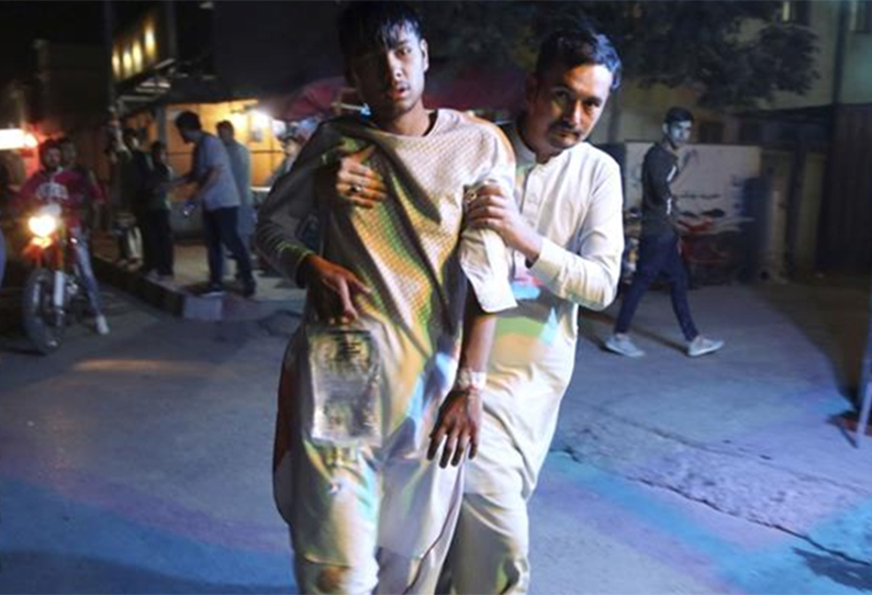 ஆப்கானிஸ்தான் குண்டுவெடிப்பில் 2 பத்திரிகையாளர்கள் உள்பட 20 பேர் உயிரிழப்பு