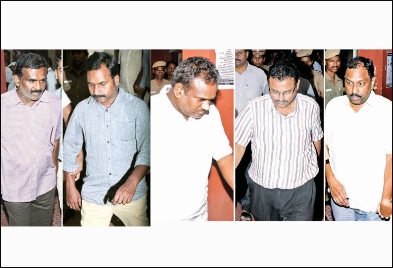 குட்கா ஆலை உரிமையாளர், அதிகாரிகள் உள்பட 5 பேர் கைது சி.பி.ஐ. அதிரடி நடவடிக்கை