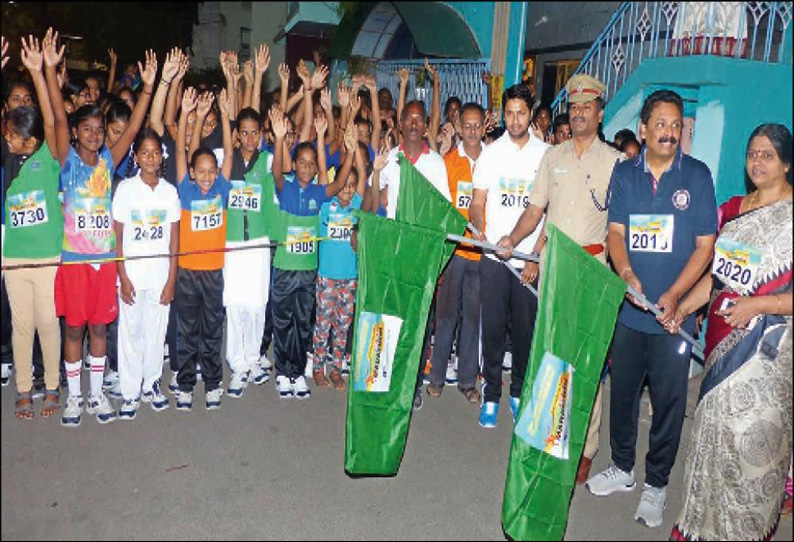 தர்மபுரி: பிளாஸ்டிக் ஒழிப்பு விழிப்புணர்வு மாரத்தான் போட்டி - 7,500 பேர் பங்கேற்பு