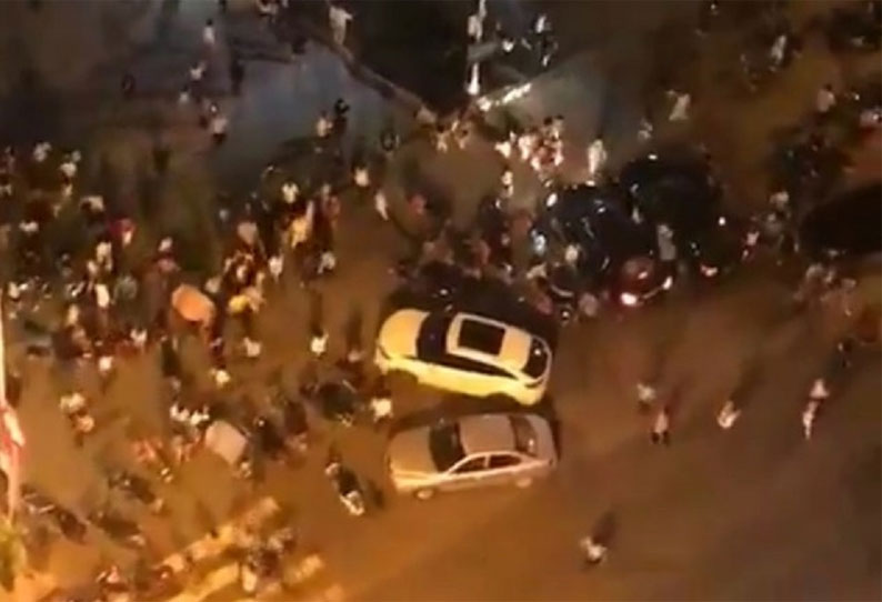 சீனாவில் மக்கள் கூட்டத்திற்குள் கார் புகுந்தது: 9 பேர் பலி, 40 க்கும் மேற்பட்டோர்  காயம்