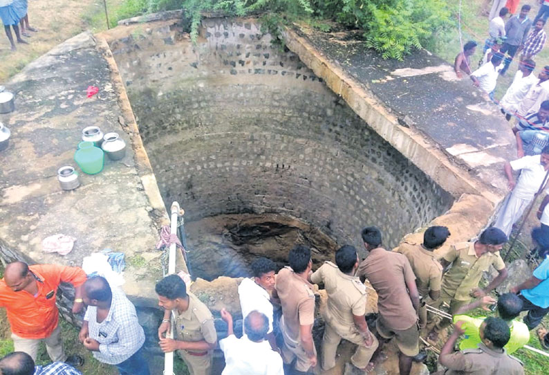 சிமெண்டு சிலாப் உடைந்து கிணற்றுக்குள் விழுந்த 3 பெண்கள் பலி 5 பேர் உயிருடன் மீட்பு