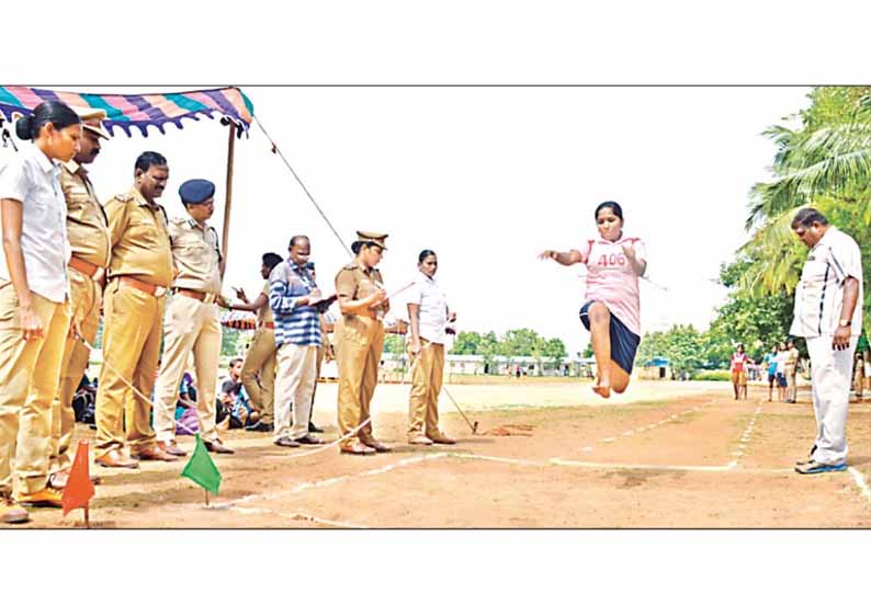 சீருடை பணியாளர்களுக்கு உடல் திறன் தேர்வு: 182 பெண்கள் தகுதி பெற்றனர்