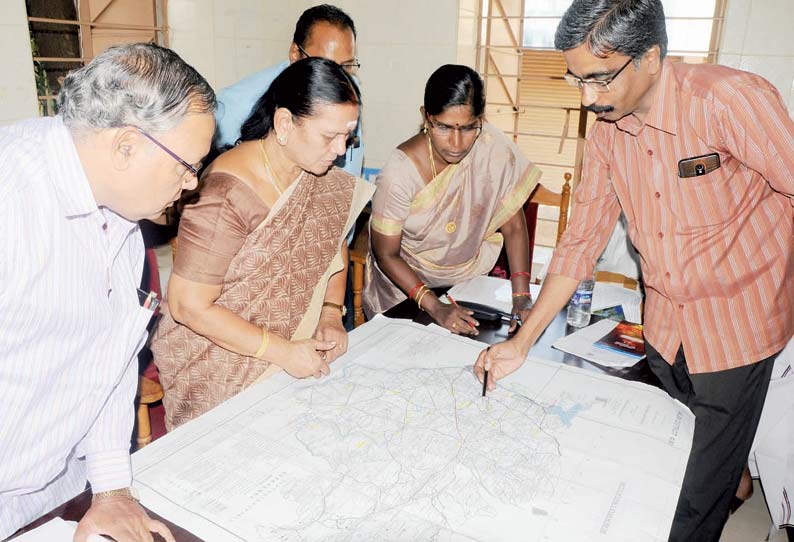 மேட்டூர் உபரிநீர் கால்வாய் திட்டத்திற்கு நிலம் கொடுக்க விவசாயிகள் முன்வர வேண்டும் அமைச்சர் பேச்சு