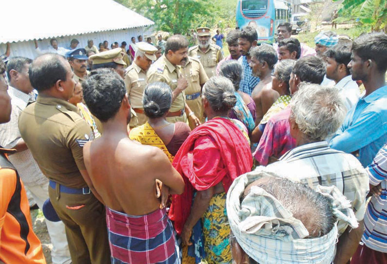 அந்தியூர் அருகே ‘செல்போன் கோபுரம் அமைத்தால் தீக்குளிப்பேன்’ தொழிலாளி தற்கொலை மிரட்டல்