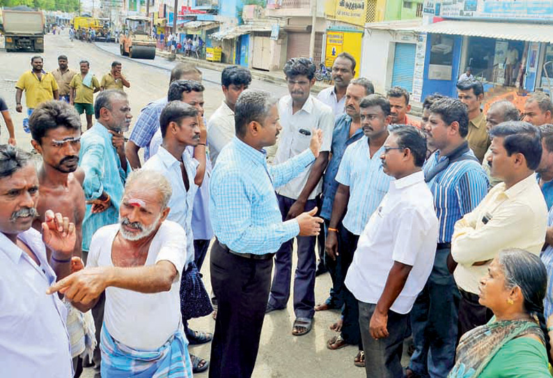 விருதுநகர்– சிவகாசி சாலையில் தடுப்பு வேலி அமைக்க எதிர்ப்பு