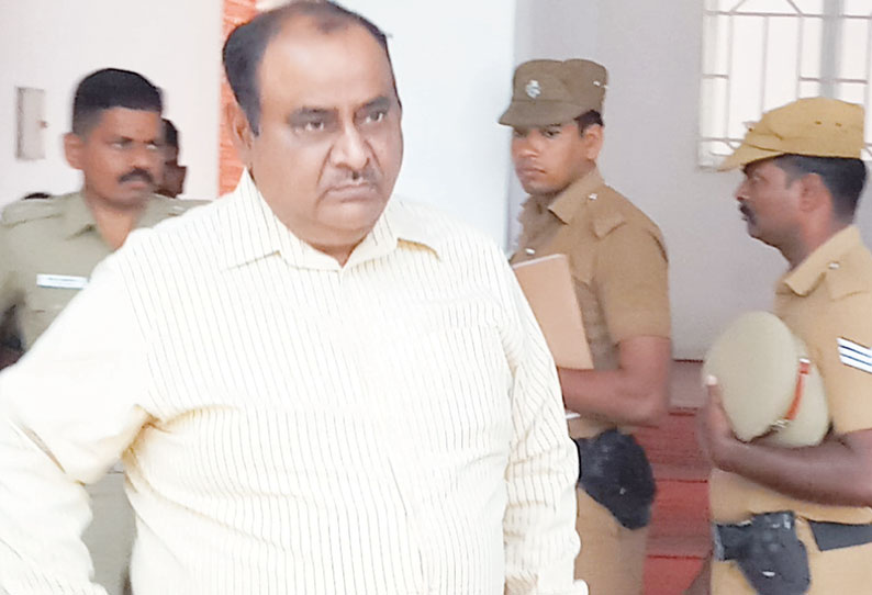 வானத்தை நோக்கி துப்பாக்கியால் 9 முறை சுட்ட தேர்தல் பார்வையாளர் பணியில் இருந்து உடனடியாக விடுவிப்பு