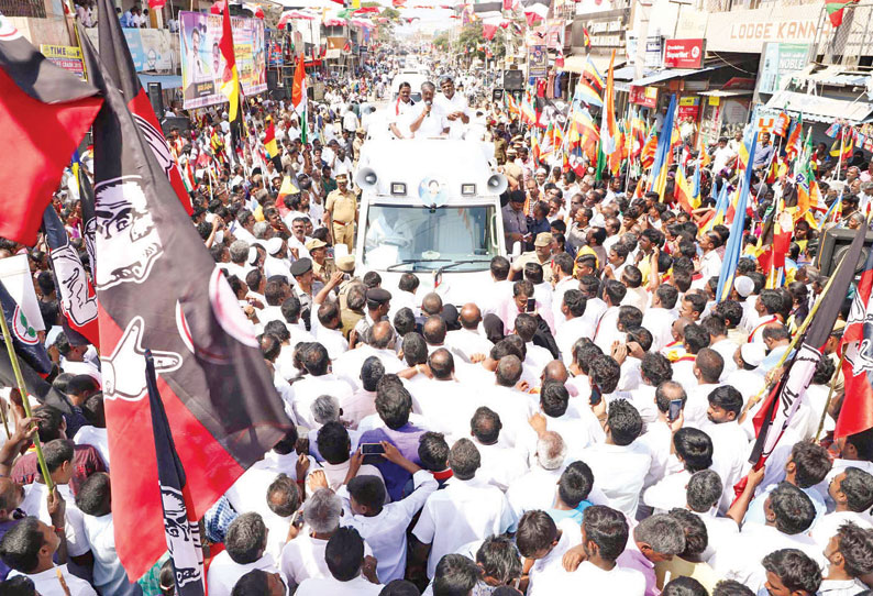 அ.தி.மு.க.வில் எந்த தொண்டனும் முதல்-அமைச்சராக முடியும் தி.மு.க.வில் தொண்டர்கள் தலைமை பொறுப்பு வகிக்க முடியுமா? தேர்தல் பிரசாரத்தில், ஓ.பன்னீர்செல்வம் கேள்வி