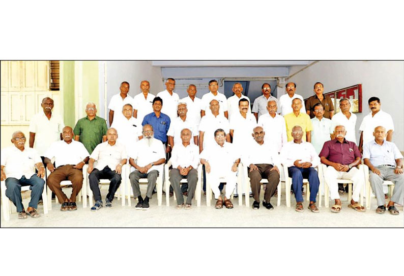 ஆதித்தனார் கல்லூரியில் முன்னாள் மாணவர்கள் சந்திப்பு ஆதித்தனார் கல்லூரியில் முன்னாள் மாணவர்கள் சந்திப்பு