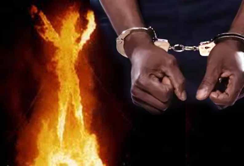 கல்லூரியில் சேருவதற்காக வீட்டை விட்டு ஓடியதால் ஆத்திரம், இளம்பெண்ணை எரித்து கொன்ற தந்தை கைது கல்லூரியில் சேருவதற்காக வீட்டை விட்டு ஓடியதால் ஆத்திரம், இளம்பெண்ணை எரித்து கொன்ற தந்தை கைது