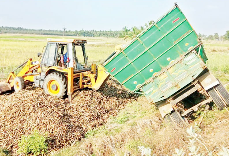 தஞ்சை அருகே கரும்பு ஏற்றி சென்ற டிராக்டர், பள்ளத்தில் கவிழ்ந்தது டிரைவர் அதிர்ஷ்டவசமாக உயிர் தப்பினார்