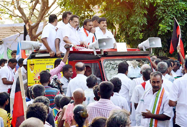 மத்தியில் மதவாத ஆட்சியை அகற்றுங்கள் - தி.மு.க. வேட்பாளர் ஆ.ராசா பேச்சு