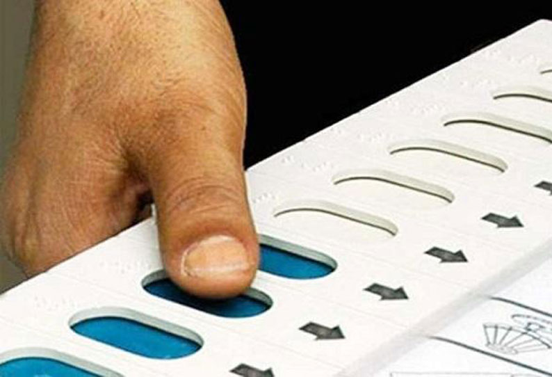 மாவோயிஸ்டுகளால் பாதிக்கப்பட்ட பகுதிகளில் மாலை 4 மணிக்கே வாக்குப்பதிவு நிறைவு