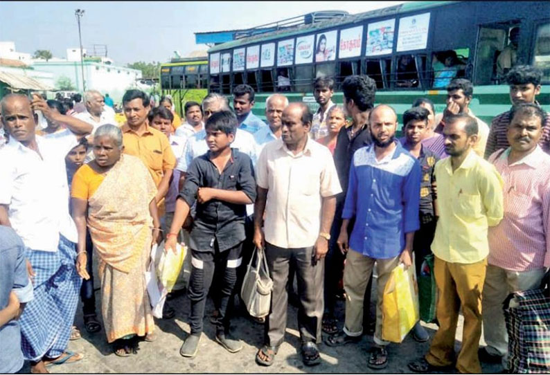 வெளியூர்களுக்கு பஸ்கள் இயக்கப்படாததால் காங்கேயத்தில் சாலை மறியலுக்கு முயன்ற பயணிகள்