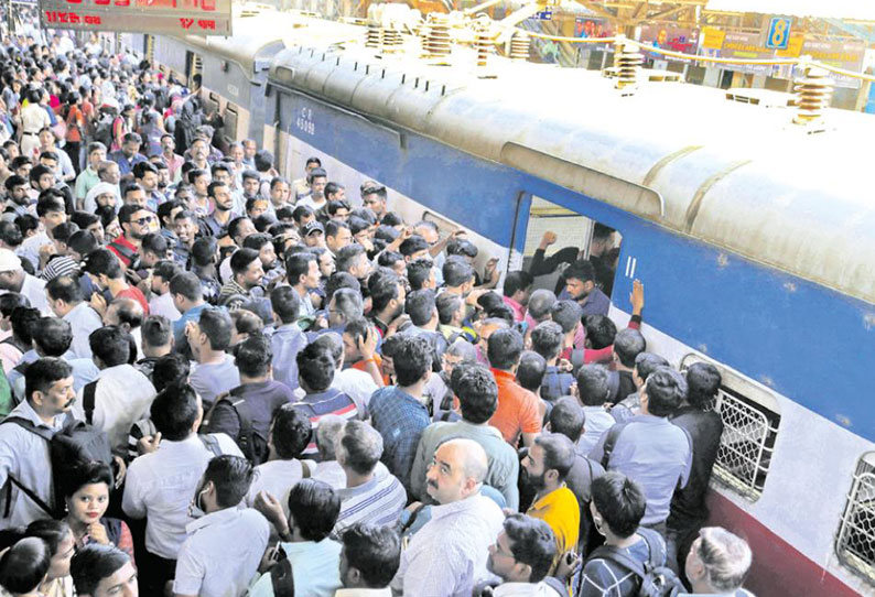 தொழில்நுட்ப கோளாறு காரணமாக தானே-பன்வெல் இடையே ரெயில்சேவை பாதிப்பு பயணிகள் கடும் அவதி