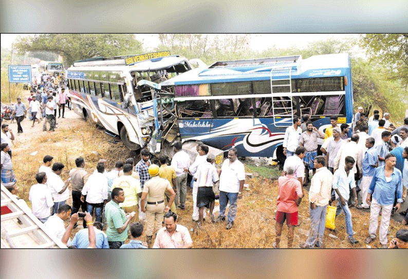 காட்பாடியில் தனியார் பஸ்-வேன் நேருக்கு நேர் மோதலில் 3 பேர் பலி 18 பேர் படுகாயம்