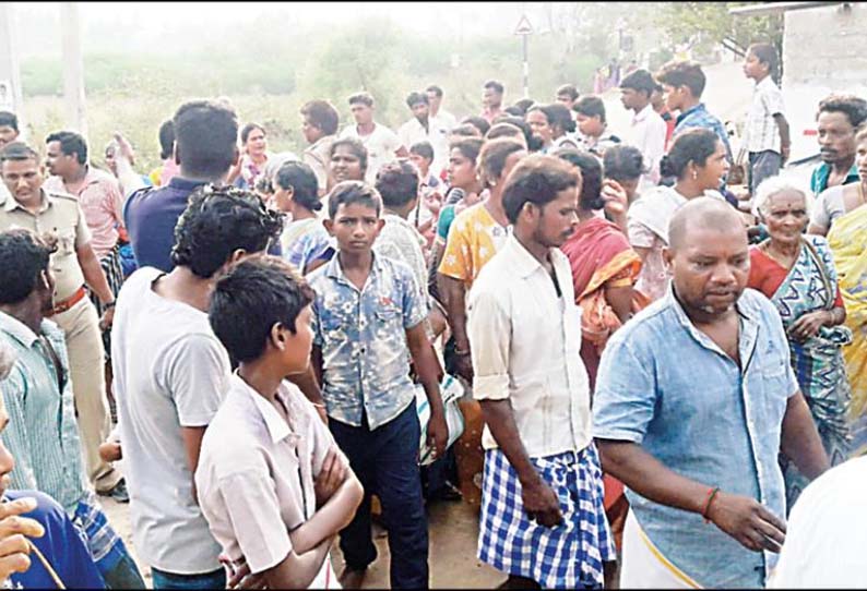 சீரான முறையில் குடிநீர் வழங்கக்கோரி காலி குடங்களுடன் பொதுமக்கள் சாலை மறியல் - கள்ளக்குறிச்சி அருகே பரபரப்பு