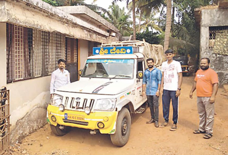 சரக்கு வாகனத்தில் கடத்த முயன்ற 31 குவிண்டால் ரேஷன் அரிசி பறிமுதல்