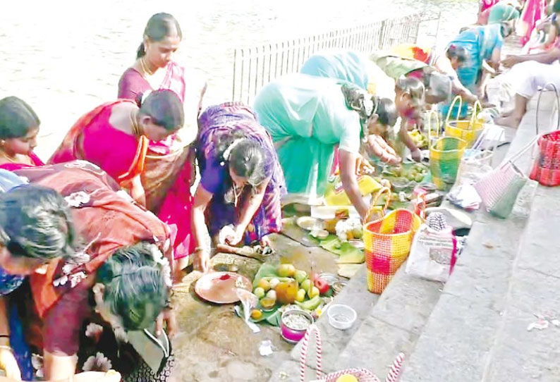 காவிரியில் தண்ணீர் வராததால் திருவாரூரில் களையிழந்த ஆடிப்பெருக்கு விழா