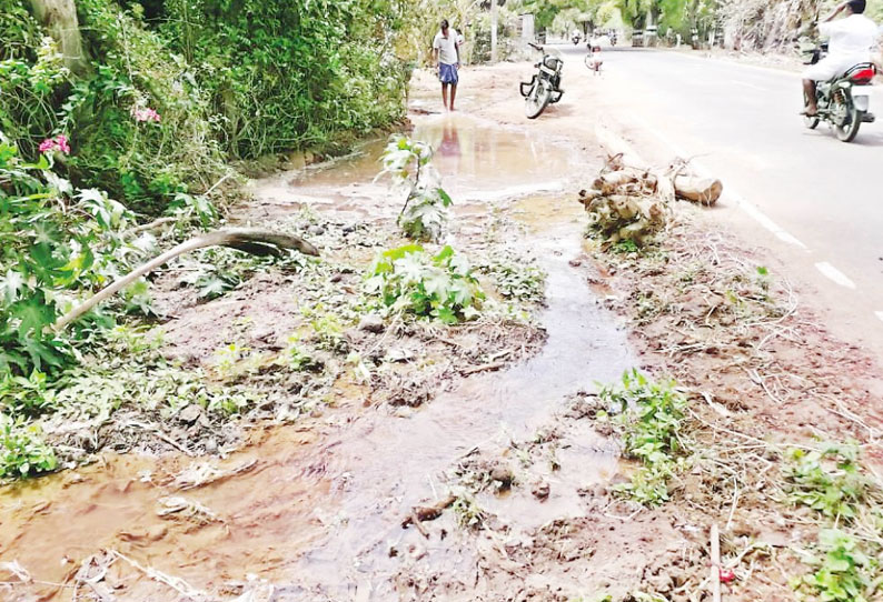 திருக்காட்டுப்பள்ளி அருகே குழாய் உடைந்து வீணாகும் குடிநீர் அதிகாரிகள் கவனிப்பார்களா?