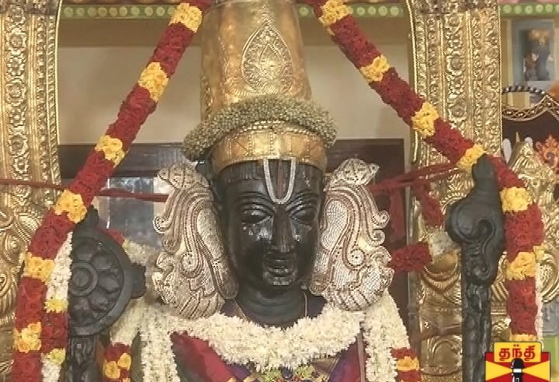 35வது நாள்:  வெந்தய நிற பட்டாடையில் நின்ற கோலத்தில் அத்திவரதர் காட்சி