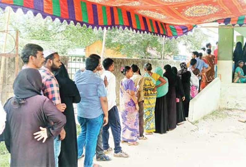 வேலூர் மக்களவை தேர்தல்:  பிற்பகல் 3 மணி வரை 52.32 சதவீத வாக்குகள் பதிவு