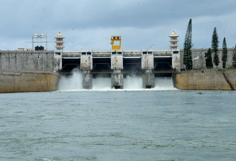 கே.ஆர்.எஸ்., கபினி அணைகளுக்கு தண்ணீர் வரத்து அதிகரிப்புதமிழகத்திற்கு வினாடிக்கு 7,300 கனஅடி நீர் செல்கிறது 201908070324317253_Increased-water-supply-to-KRS-and-Kabini-dams_SECVPF