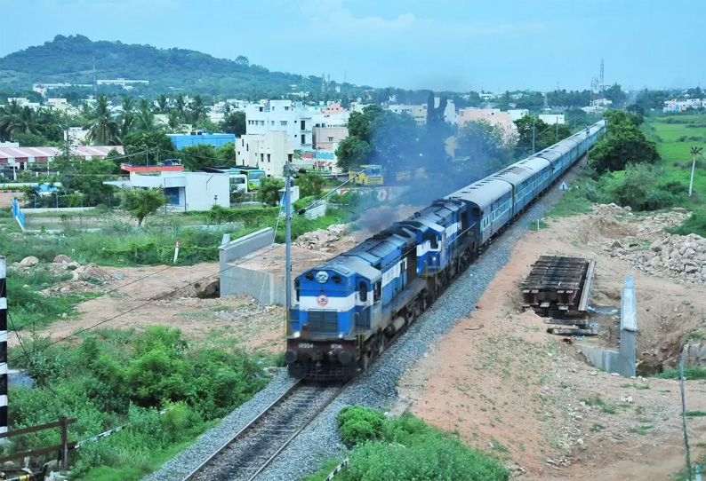 புனித ஆரோக்கிய மாதா ஆலய திருவிழாவையொட்டி வேளாங்கண்ணியில் இருந்து மும்பைக்கு சிறப்பு கட்டண ரெயில் மத்திய ரெயில்வே அறிவிப்பு