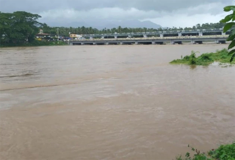 கேரளாவில் 7 மாவட்டங்களுக்கு நாளை ரெட் அலர்ட் எச்சரிக்கை விடுப்பு