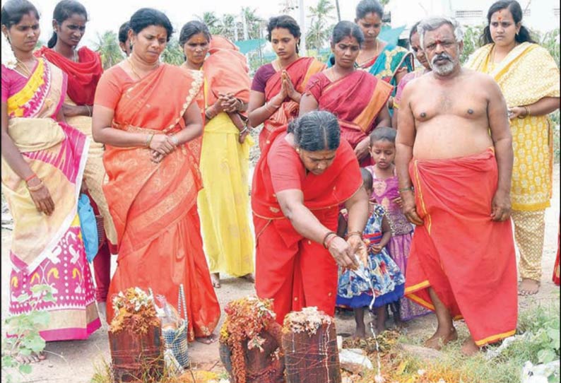 ஆடி மாத 4-வது வெள்ளிக்கிழமையையொட்டி அம்மன் கோவில்களில் சிறப்பு வழிபாடு