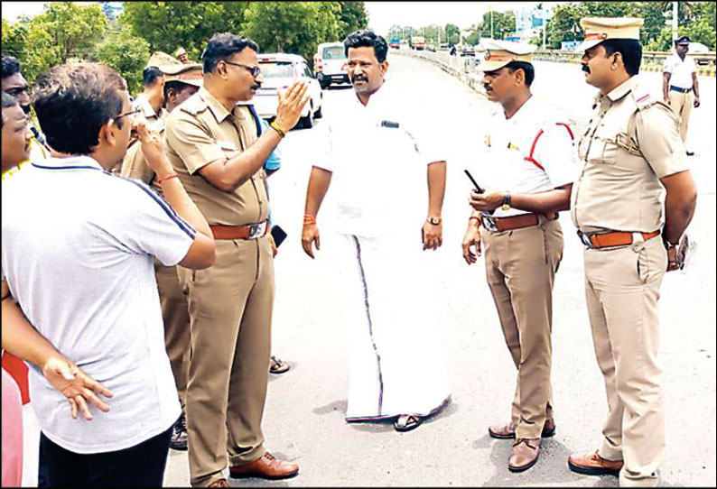 முண்டியம்பாக்கத்தில் தொடர் விபத்துகள் நடக்கும் இடத்தை போலீஸ் சூப்பிரண்டு ஆய்வு