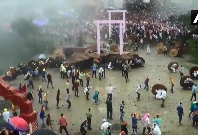 உத்தரகாண்டில் நடந்த கல் எறியும் திருவிழாவில் 120 பேர் காயம்