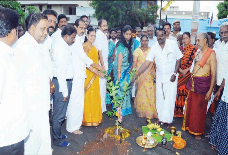 ராசிபுரம் நகராட்சியில் ரூ.57 லட்சத்தில் புதிய கட்டிடங்கள் திறப்பு விழா-பூமிபூஜை: அமைச்சர்கள் தங்கமணி, சரோஜா பங்கேற்பு