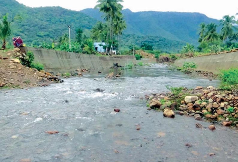 காடையாம்பட்டி பகுதியில் மழை: டேனிஷ்பேட்டை ஏரிக்கு தண்ணீர் வரத்து அதிகரிப்பு