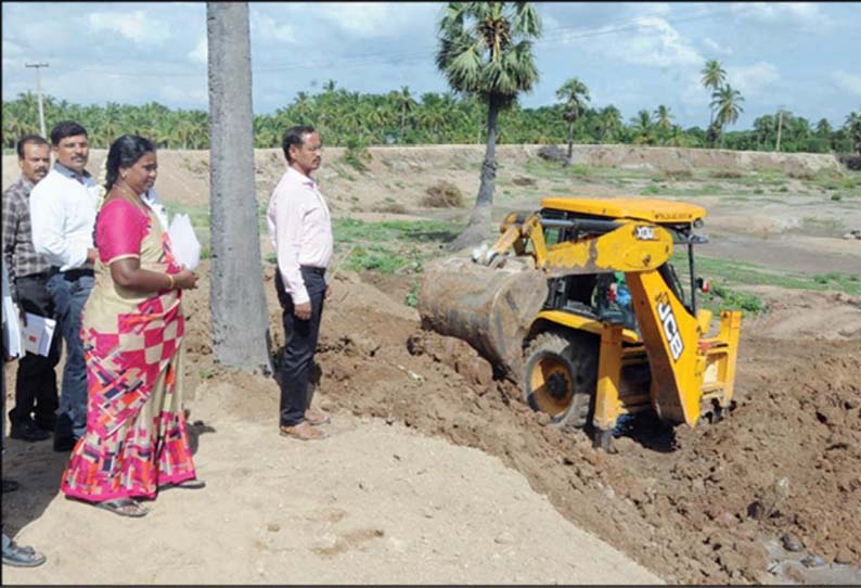 காவேரிப்பட்டணம் ஒன்றியத்தில், ஏரி தூர்வாரும் பணியை கலெக்டர் ஆய்வு