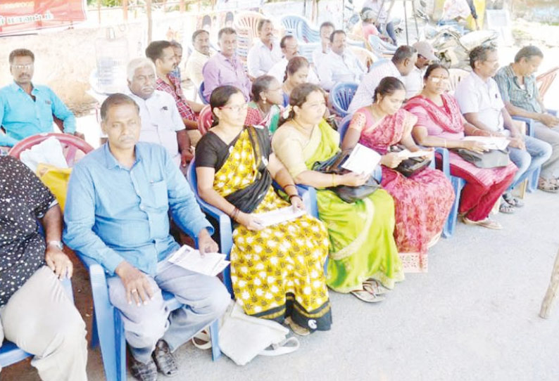 காலிப்பணியிடங்களை நிரப்பக்கோரி தஞ்சையில், அரசு மருந்தாளுனர்கள் உண்ணாவிரதம்