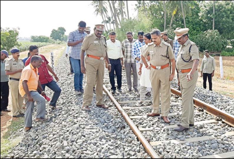 தண்டவாள கொக்கிகள் திருட்டு: ரெயில்வே போலீஸ் சூப்பிரண்டு நேரில் விசாரணை