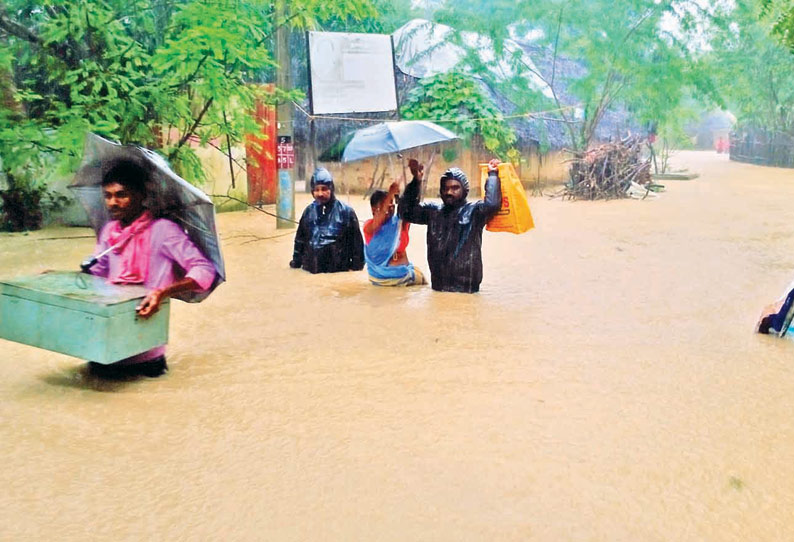 நெய்வேலியில் 1,000 வீடுகளுக்குள் தண்ணீர் புகுந்தது கிராம மக்கள் பள்ளிகளில் தஞ்சம்