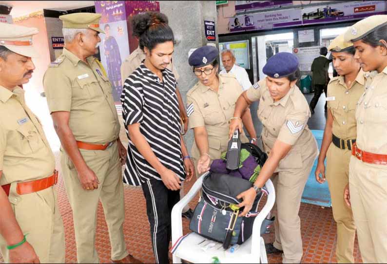 பாபர் மசூதி இடிப்பு தினத்தையொட்டி திருப்பூர் மாவட்டம் முழுவதும் பலத்த போலீஸ் பாதுகாப்பு