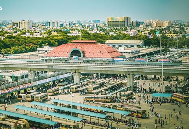 கோயம்பேடு பஸ் நிலையத்தில் கூட்டநெரிசலில் கீழே விழுந்தவர் மீது பஸ் சக்கரம் ஏறி இறங்கியது - பயணிகள் மறியல் போராட்டம்