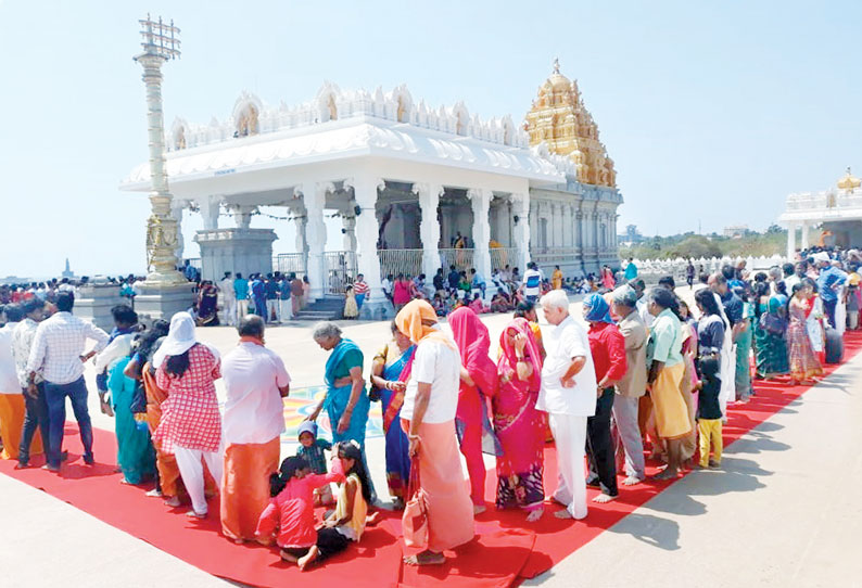 கன்னியாகுமரி வெங்கடாசலபதி கோவிலுக்கு பக்தர்கள் வருகை அதிகரிப்பு 2 மணி நேரம் காத்திருந்து தரிசனம்