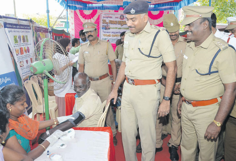 தூத்துக்குடியில் சாலை விபத்துக்களை தடுக்க வாகன ஓட்டிகள் ஒத்துழைக்க வேண்டும்  போலீஸ் சூப்பிரண்டு முரளி ரம்பா பேச்சு