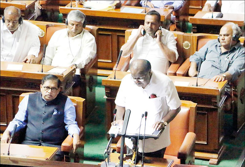 போலீசார்-அங்கன்வாடி ஊழியர்களுக்கு சம்பள உயர்வு மதுபானங்களுக்கு கூடுதல் வரி கர்நாடக பட்ஜெட்டில் புதிய அறிவிப்புகள்