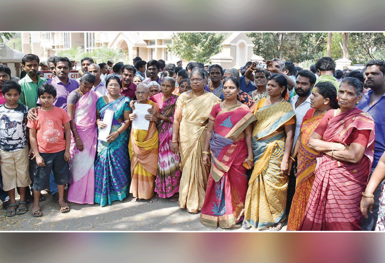 சேலம் கோவில் விழாவை சுமூகமாக நடத்த போலீஸ் கமி‌ஷனர் அலுவலகம் முற்றுகை இன்ஸ்பெக்டரை கண்டித்து கோ‌ஷமிட்டதால் பரபரப்பு