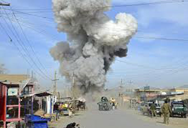 ஆப்கானிஸ்தானில் வான் தாக்குதல் தலீபான் தளபதி உள்ளிட்ட 6 பேர் பலி ஆப்கானிஸ்தானில் வான் தாக்குதல் தலீபான் தளபதி உள்ளிட்ட 6 பேர் பலி