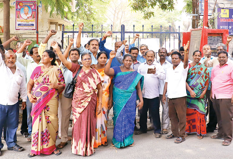 தென்காசி உதவி கலெக்டர் அலுவலகத்தை விடுதலை சிறுத்தைகள் கட்சியினர் முற்றுகை