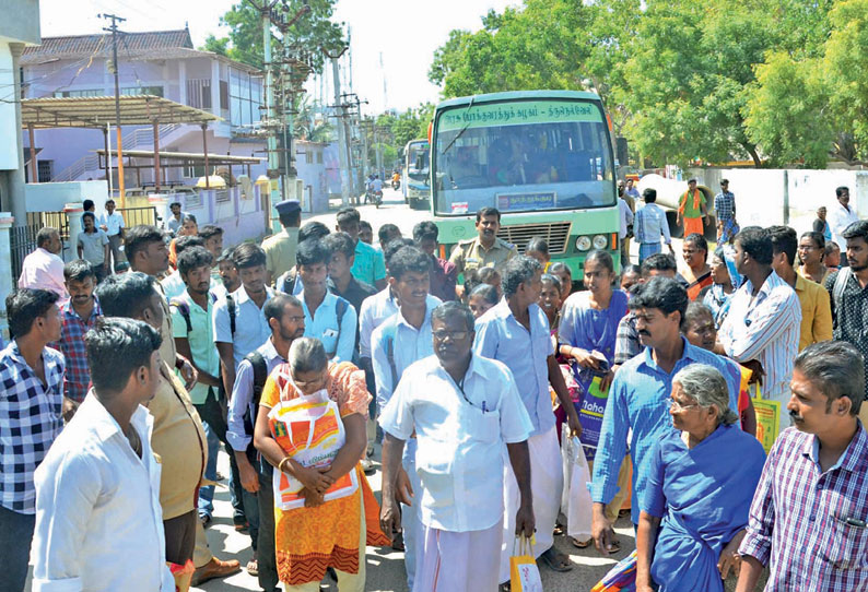 கால்நடை உதவியாளர் பணிக்கான நேர்காணல் ஒத்திவைப்பு; தேர்வுக்கு வந்தவர்கள் சாலை மறியல்