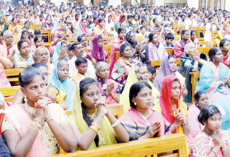 திருச்சியில் புத்தாண்டு கொண்டாட்டம் கிறிஸ்தவ ஆலயங்களில் சிறப்பு பிரார்த்தனை